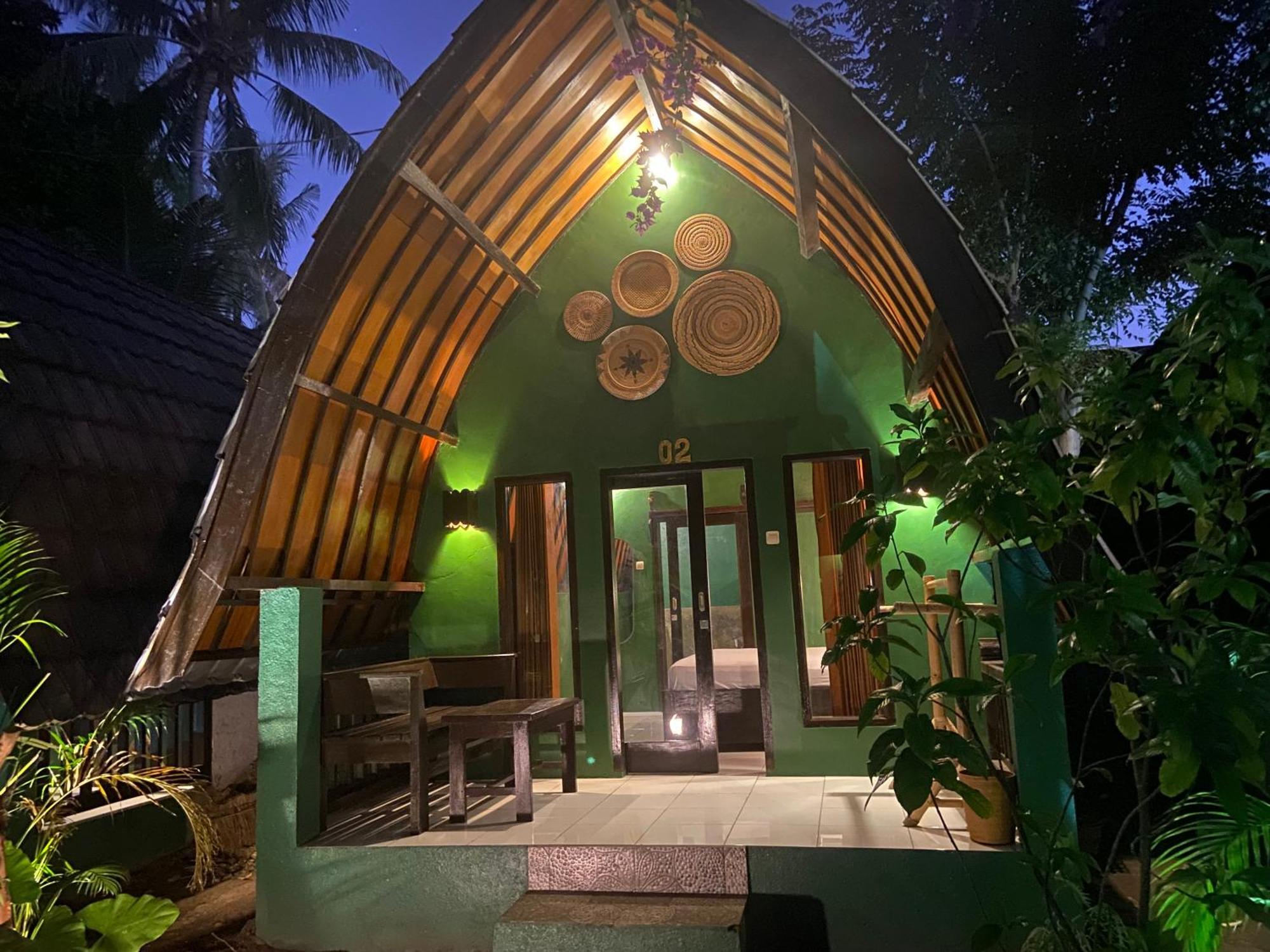 Mowglis Gili Air Hotel Exterior photo